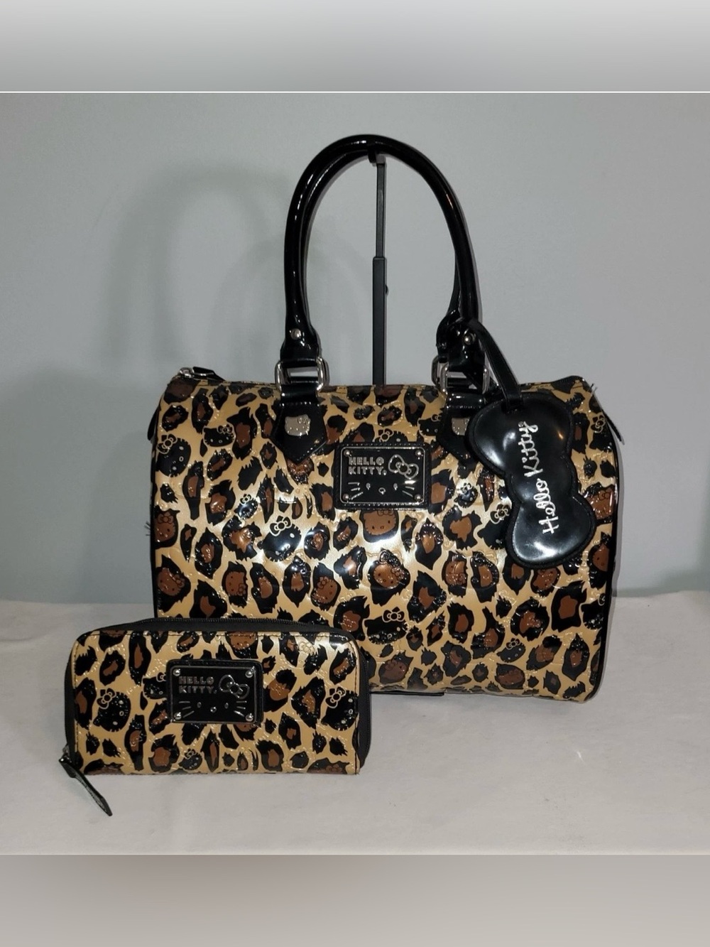 Sanrio Hello Kitty Leopard Print Embossed Patent Bowler Bag & Wallet Set